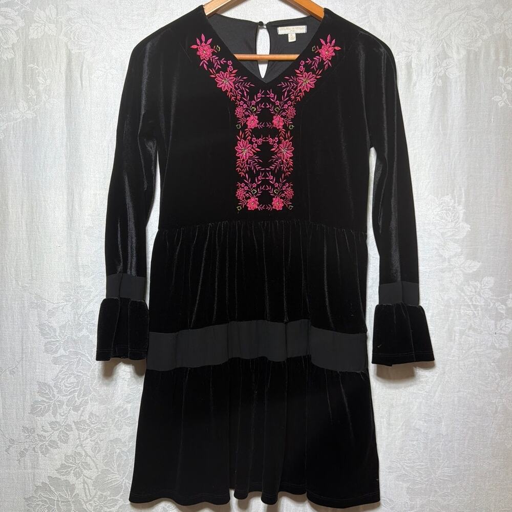 Chelsea Violet Dress XL YOUTH Black Velvet Floral Embroidered Tiered Bell Sleeve